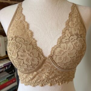 Maidenform Lace Bralette in Beige